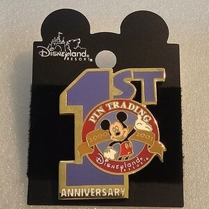 DISNEY DLR FIRST 1ST ANNIVERSARY PIN TRADING MICKEY MOUSE LIMITED EDITION PIN